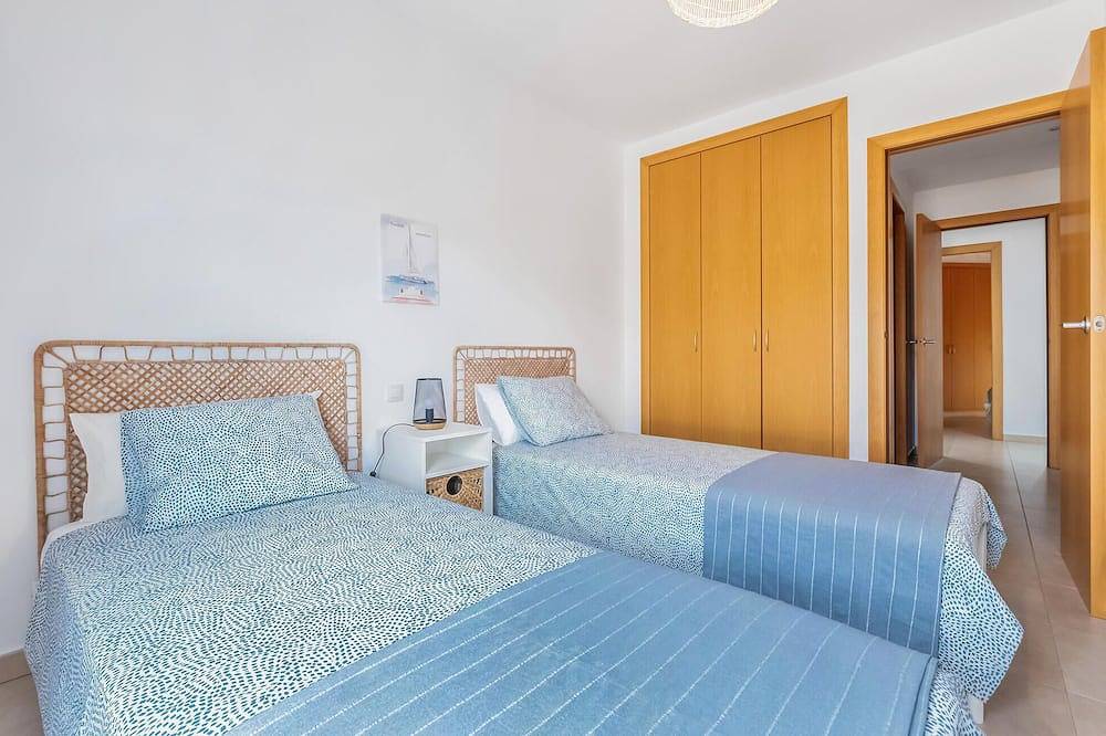 Entire apartment, 3 bedroom lovely apartment in La Ràpita in Terres de l'Ebre, Costa Dorada