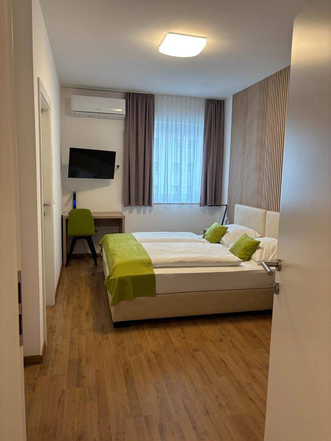 Family Room with Private Bathroom in Wels, Linz-Wels