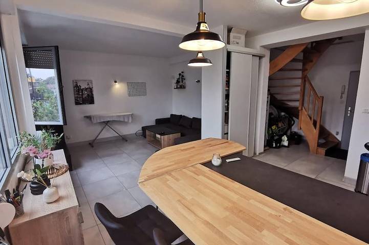 Ganze Wohnung, Duplex Lumineux vue sur le Château in Montbéliard, Doubs