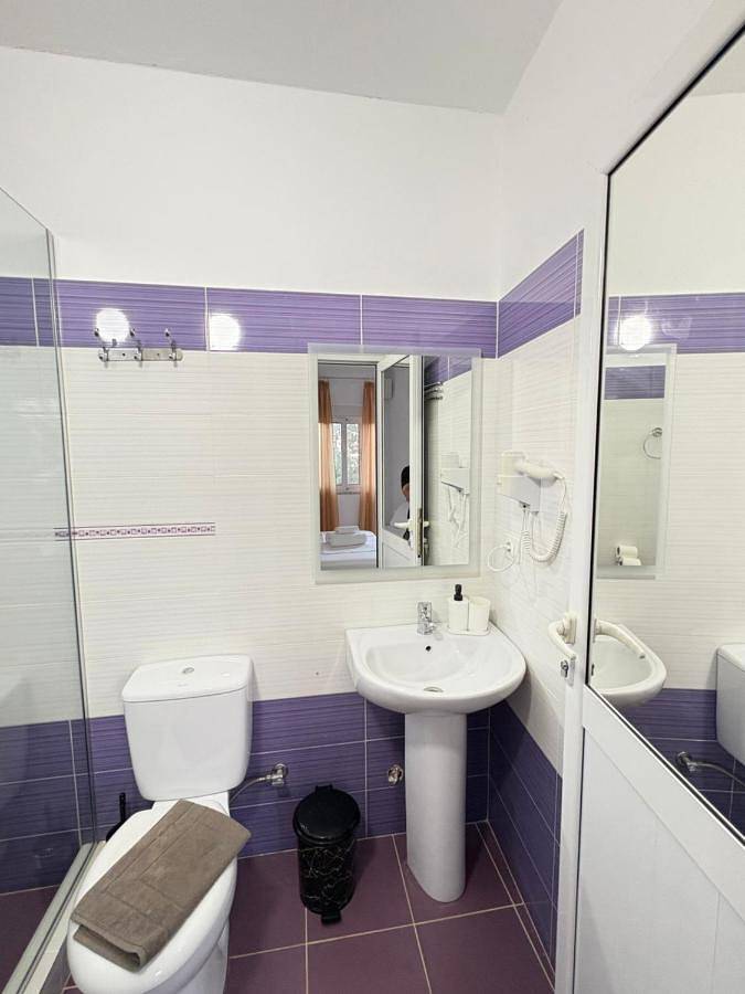 Maison d’hôte pour 2 personnes, avec vue ainsi que jardin et terrasse dans Dhërmi - 4