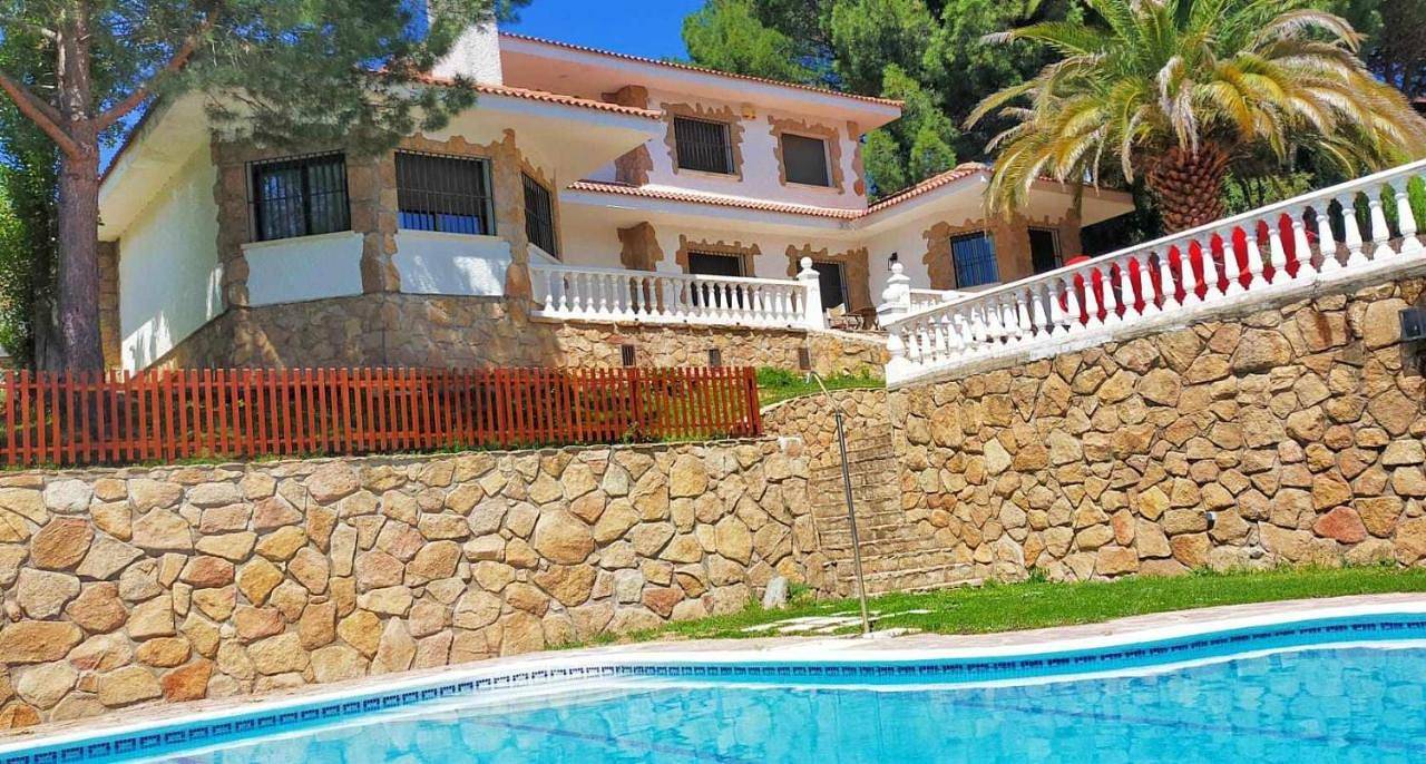 Five-Bedroom House in Pelayos de la Presa, Provincia de Madrid
