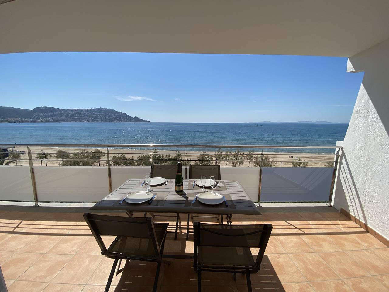 Appartement entier, Appartement de vacances pour 4 personnes avec terrasse in Santa Margarida, Roses