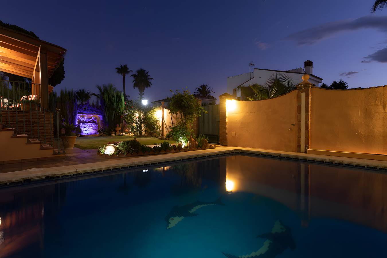 Ganze Wohnung, Apartment 'Ideal Vacaciones Sol, Playa' mit privatem Pool, privater Terrasse und Wlan in Las Chapas, Marbella