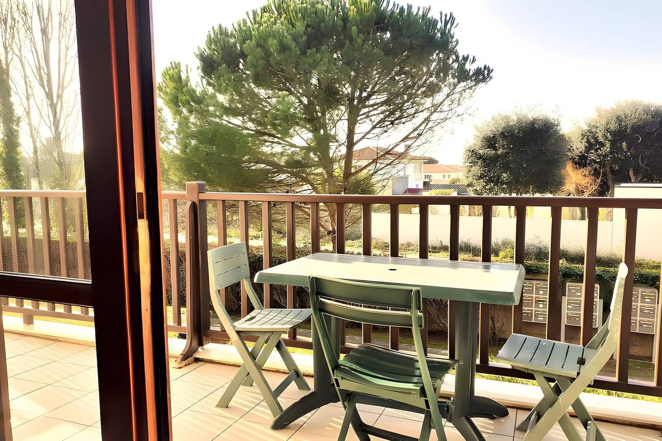 Ganze Wohnung, Appartement „Les Orphies“ mit privater Terrasse, Gemeinschaftsgarten und Wlan in Vaux-sur-Mer, Côte de Beauté