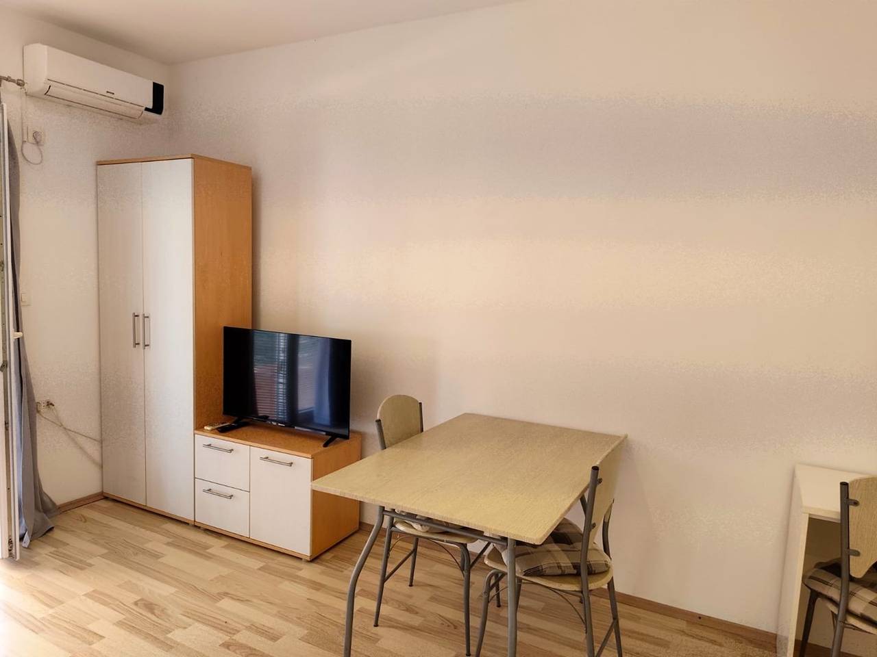 Ganze Wohnung, Studio Apartment mit überdachte Terrasse in Primošten, Šibenik-Knin