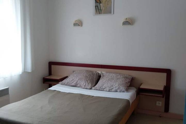 Location de vacances pour 4 personnes, avec terrasse ainsi que jacuzzi et jardin à Saint-Gérons - 3