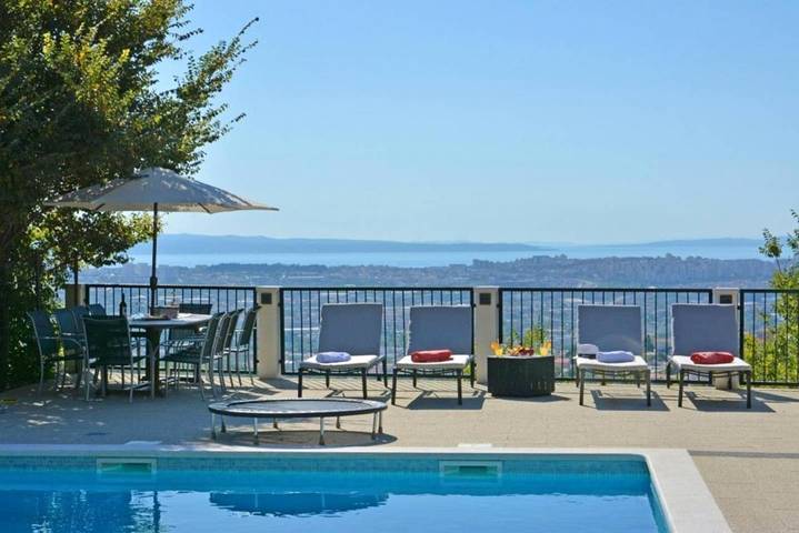 Villa pour 12 personnes, avec jardin et piscine à Solin - 2