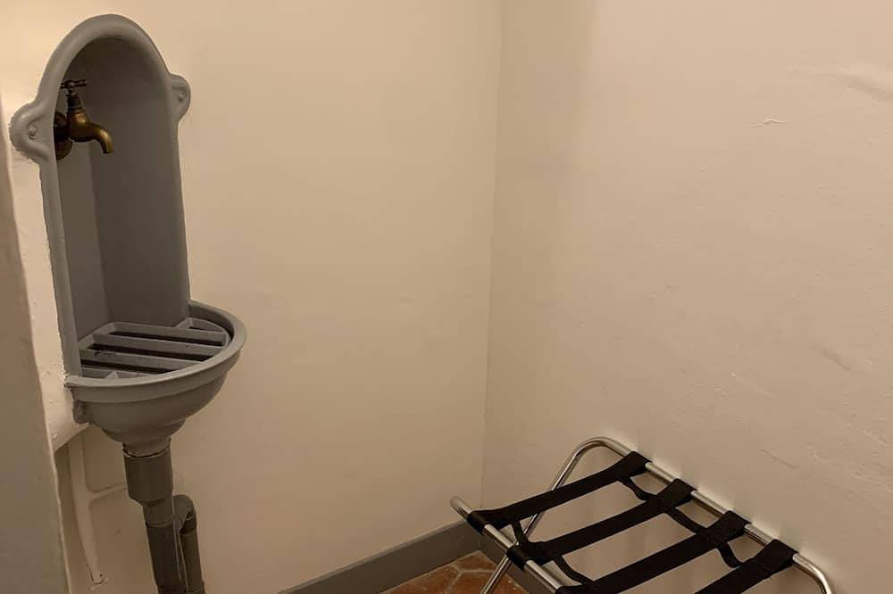 Appartement entier, 1 bedroom apartment in ã‰couen in Écouen, Val-d'Oise
