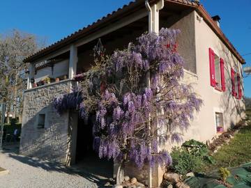 Chambre d’hôte pour 2 personnes, avec jacuzzi ainsi que terrasse et jardin à Concorès
