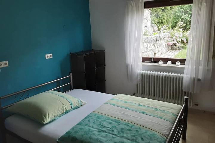 Ferienwohnung für 2 Personen, mit Terrasse und Garten in Burladingen - 2