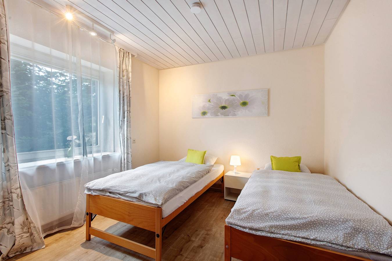 Zimmer 'Nr 7' mit gemeinsamer Terrasse und gemeinsamem Garten in Dachsberg, Südschwarzwald