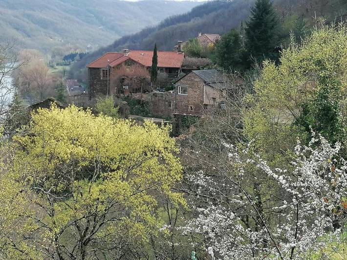 Appartement de vacances pour 5 personnes, avec Terrasse ainsi que Jardin et Vue
