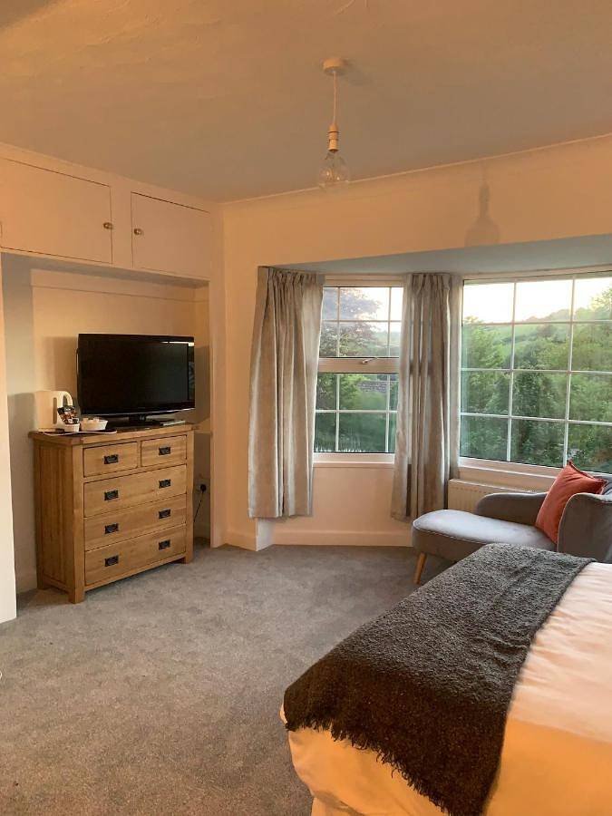 Entire holiday apartment, Large Double Room in Helston, Cornwall