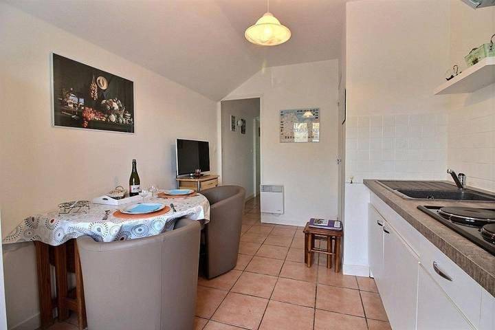 Location de vacances pour 2 personnes, avec terrasse et jardin à Kermaria-Sulard - 2