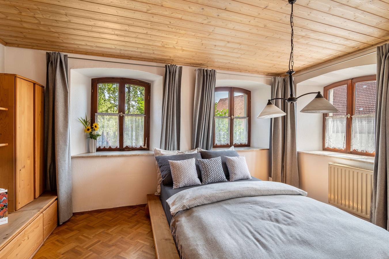 Ganze Wohnung, Apartment 'Alpaka Erlebnishof' mit gemeinsamer Terrasse, privatem Garten und Wlan in Dinkelsbühl, Romantische Straße