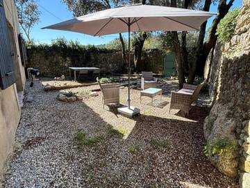 Gîte pour 6 personnes, avec jardin à Sainte-Anastasie