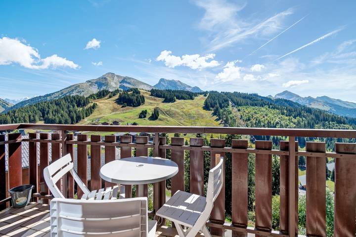 Ganze Wohnung, Duplex-Apartment 'Les Ormes-Manigod-La Clusaz' mit Bergblick und Balkon in Manigod, Annecy und Umgebung