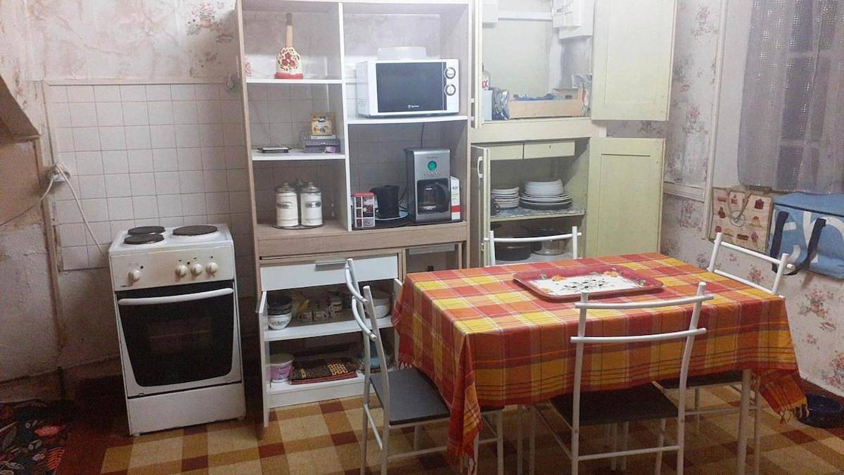 Le confort sans chichis, un cocon pour 1 à 6 voyageurs in Lapeyrouse, Puy-de-Dôme