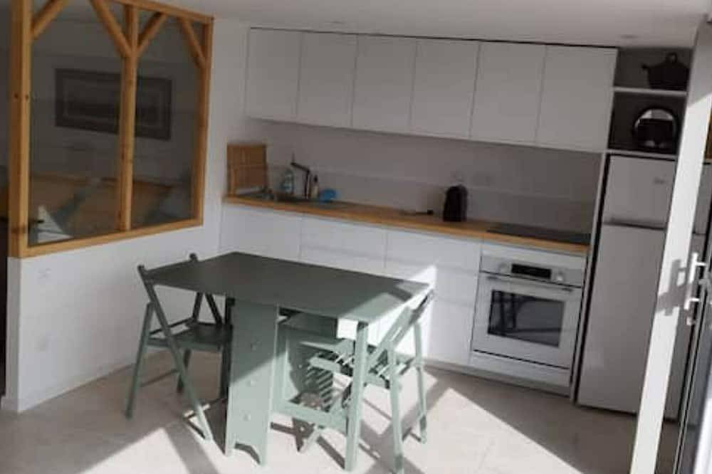 Appartement entier, Studio dans villa in Saint-Georges-d'Espéranche, Région de Vienne
