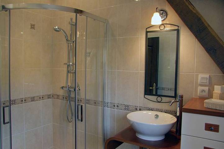 Location de vacances pour 2 personnes, avec jardin à Châteauneuf-les-Bains - 3