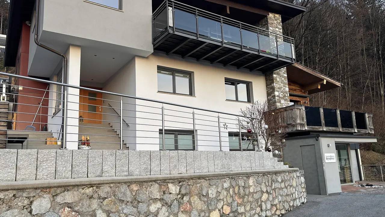 Geheel vakantieappartement, Vakantieappartement voor 5 personen met terras in Jenbach, Bezirk Schwaz