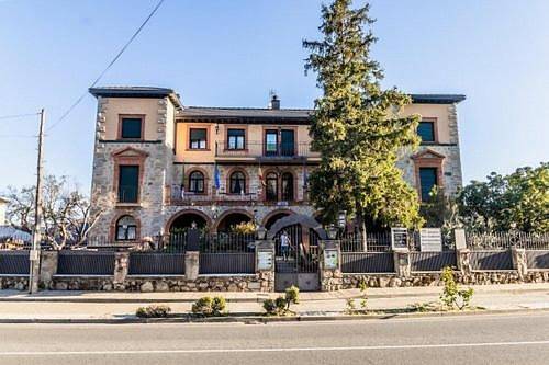 Hotel para 2 personas, con piscina y sauna además de terraza y jardín, Se admiten mascotas en Piedralaves