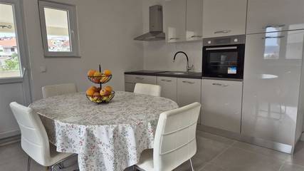 Apartament Wakacyjny dla 4 osoby w Brodarica, Żupania szybenicko-knińska, Zdjęcie 4