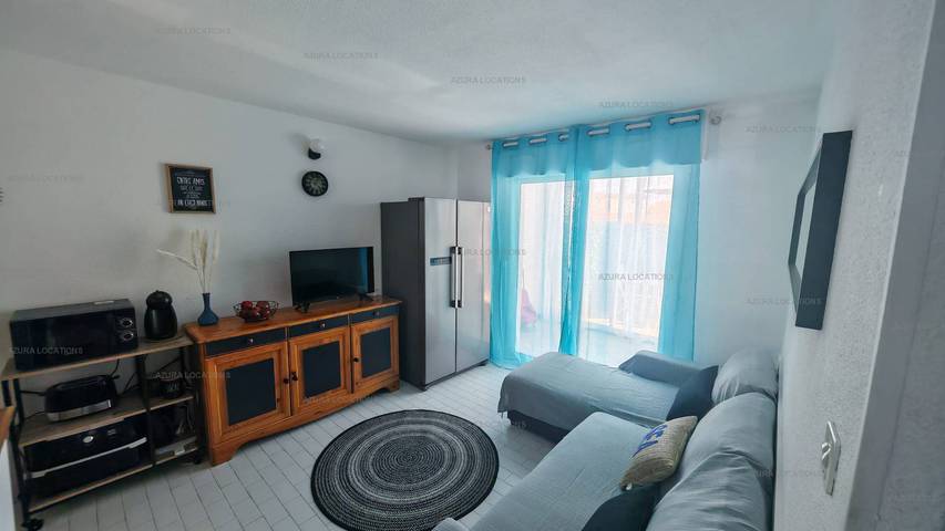 Gîte pour 4 personnes, avec terrasse et piscine dans Plage Richelieu - 2
