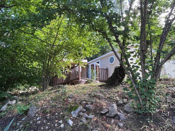 Location de vacances pour 6 personnes, avec piscine et vue ainsi que terrasse et jardin à Casteil - 3