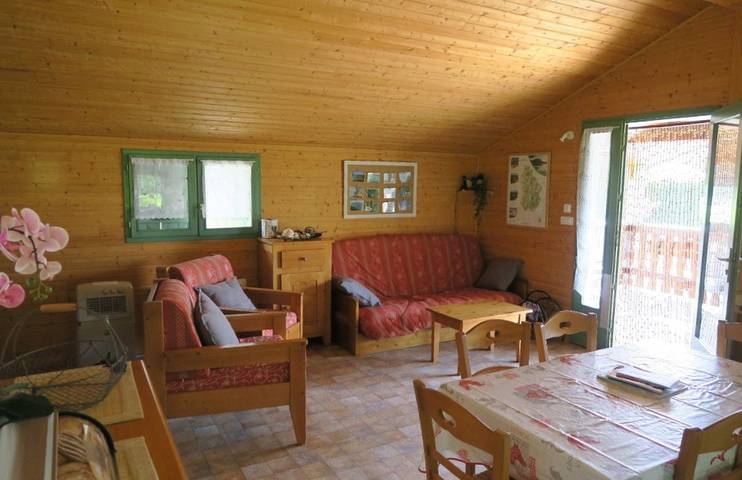 Gîte pour 5 personnes, avec terrasse et jardin à Pont-de-Poitte - 4