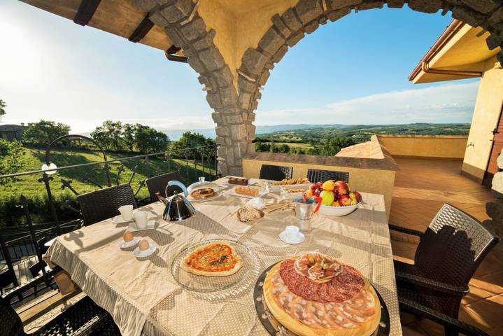 Acogedora villa con piscina cerca del centro de Montefiascone in Montefiascone, Provincia de Viterbo