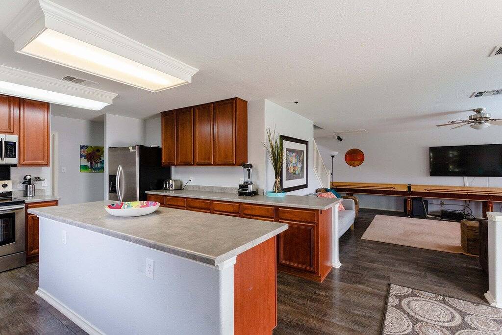 Riesiger Pool / Party House! Whirlpool und beheizter Pool. in Pflugerville, Travis County