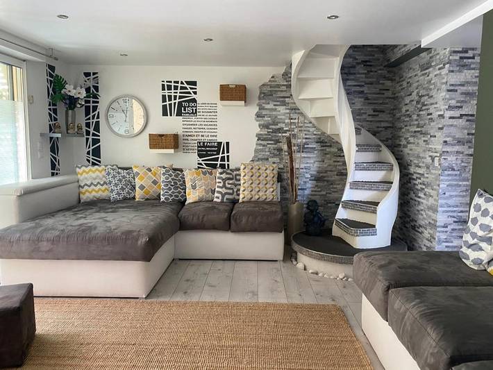 Villa pour 4 personnes, avec piscine ainsi que jacuzzi et jardin
