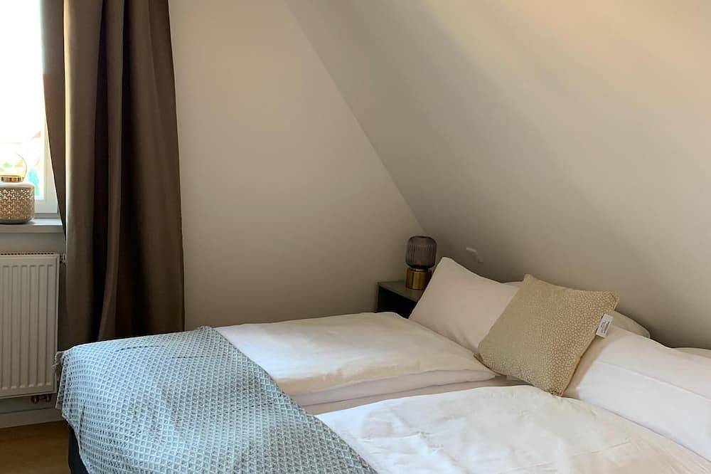 Ganze Wohnung, Ferienwohnung (45qm) mit Küche und Wlan in Sommerach, Fränkisches Weinland