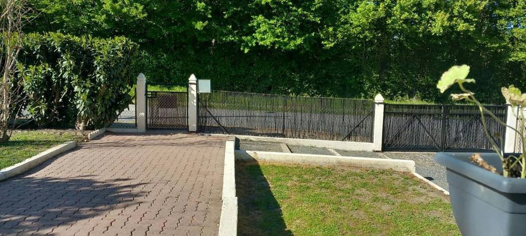 Location de vacances pour 4 personnes, avec jardin et terrasse à Vallenay - 3