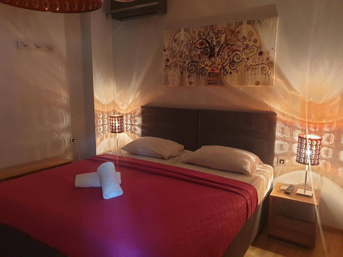 Twin Room with Shared Bathroom in Koper, Slowenische Riviera