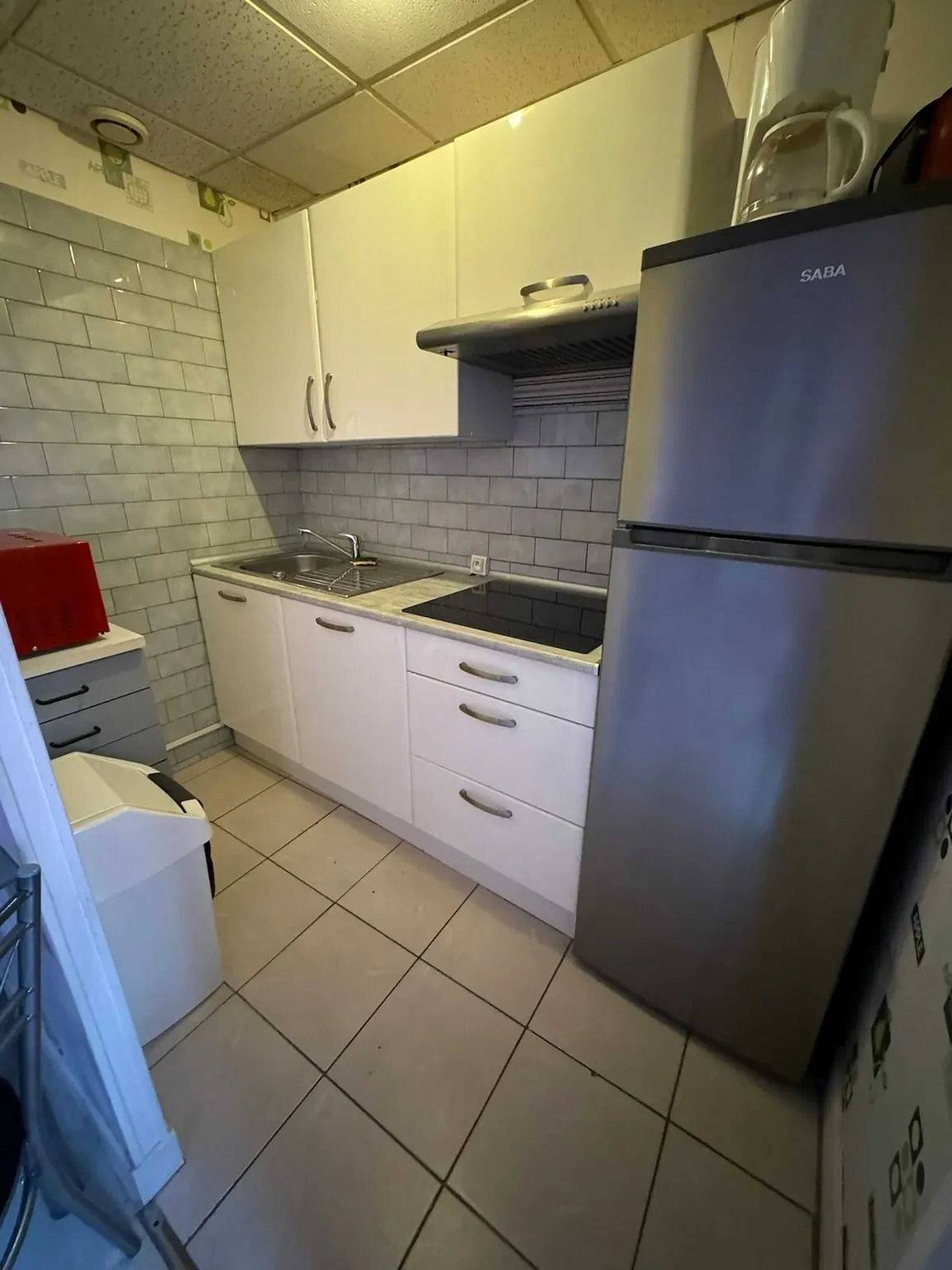 Estudio entero, Estudio encantador en Néris-les-Bains - 25 m² con terraza in Néris-les-Bains, Región de Montluçon