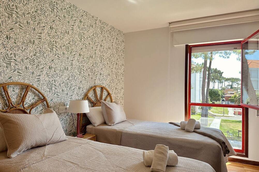 Ganze Wohnung, Vacations in Noja with pool, garden and beach at a walking distance. in Noja, Kantabrische Küste