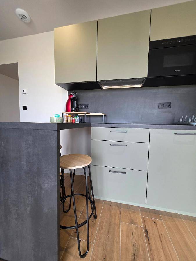 Gîte pour 2 personnes, avec piscine et terrasse à Saint-Georges-les-Bains - 4