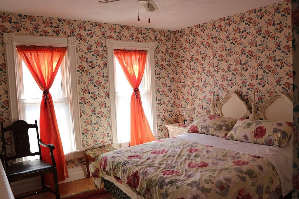 Atemberaubendes Heritage House mit Whirlpool und privatem Garten in Niagara Falls, Niagara Fälle