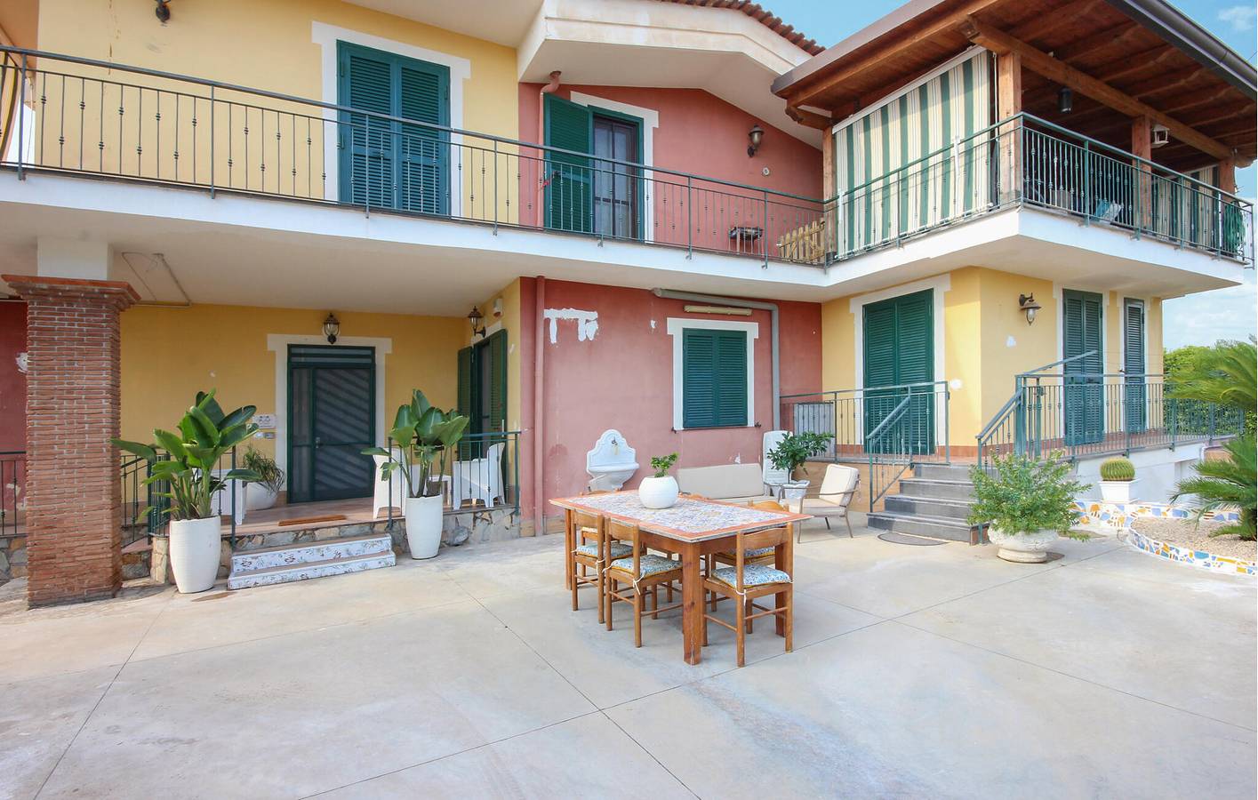 Entire holiday apartment, Cozy Garden Apartment near Angri Town & River in Angri, Tyrrhenian Coast Campania