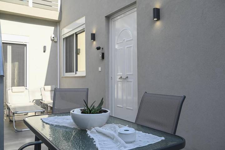 Villa for 3 people, with garden in Heraklion