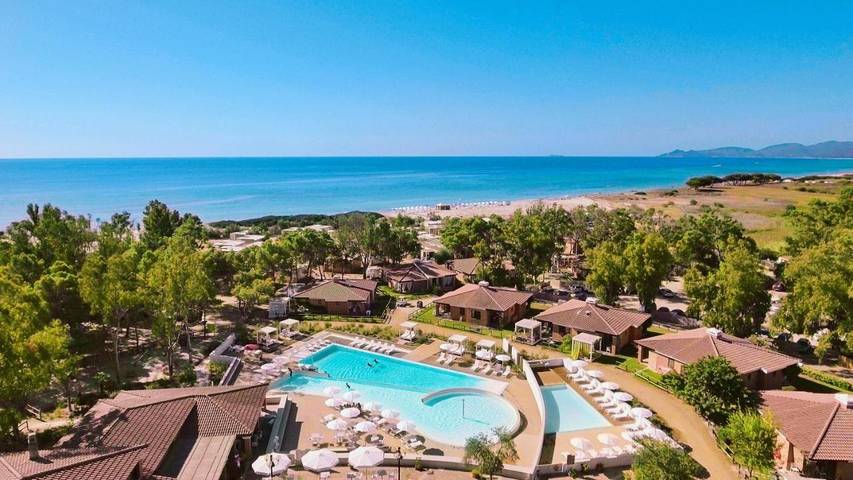 Bungalow per 4 persone, con Terrazza e Giardino nonché Piscina per bambini e Piscina in Sud Sardegna