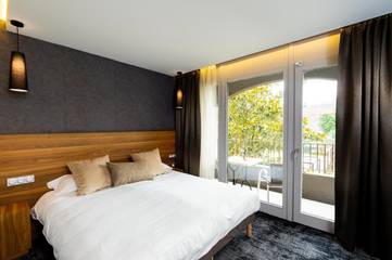Hôtel pour 2 personnes, avec sauna et jardin ainsi que jacuzzi et piscine, animaux acceptés à Tain-l'Hermitage