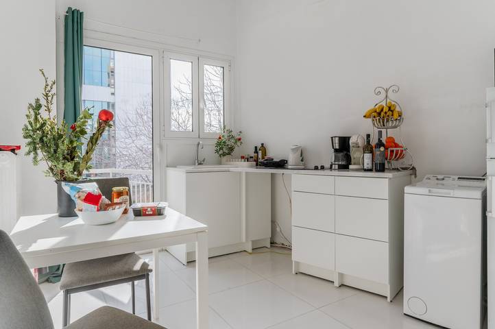 Entire apartment, Apartment 'Unique Stays in Athens' with Shared Terrace, Wi-Fi and Air Conditioning in Athens, South section of Athens