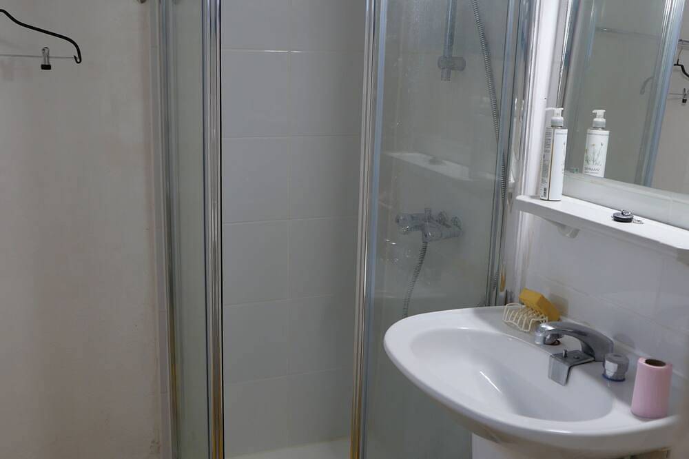 Studio overlooking garden for 2 persons in Le Pouliguen, Côte de Jade