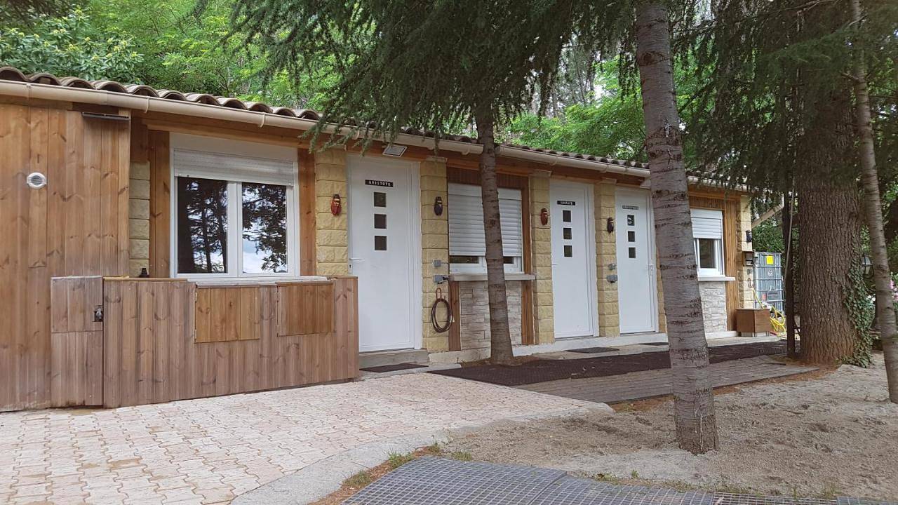 Paisible Chalet 5 personnes maxi en option 8 pers Spa in Ardèche