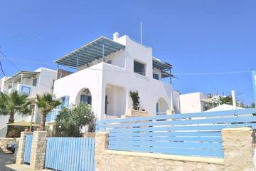 Location de vacances pour 9 personnes, avec balcon et jacuzzi dans Píso Livádi