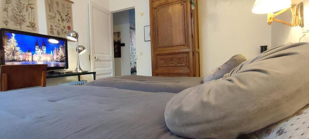 Gîte pour 12 personnes, avec vue et terrasse, adapté aux familles à Gentilly - 4