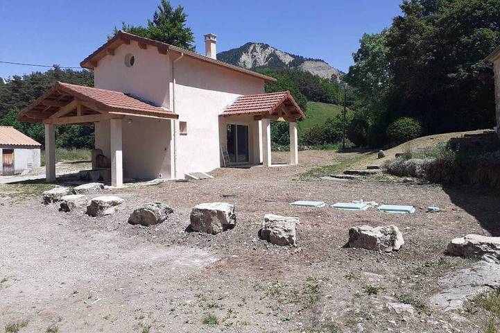Gîte pour 2 personnes, avec jacuzzi à Boulc
